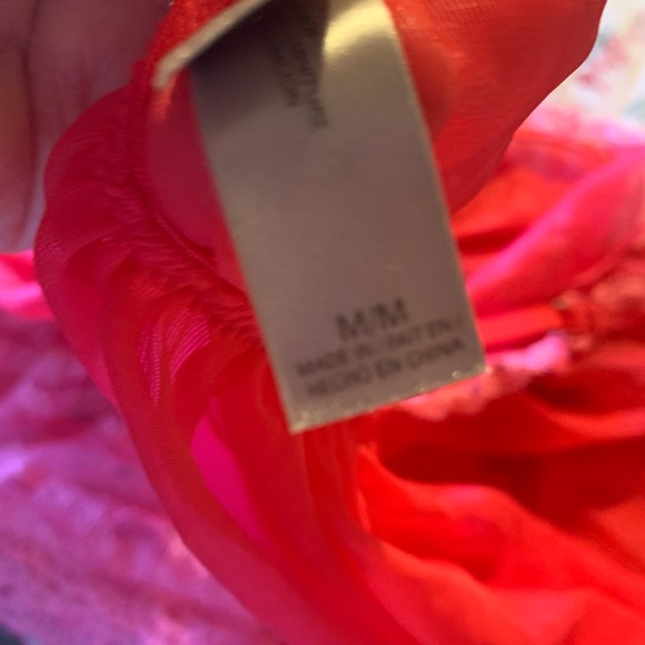 Victoria Secret Women’s Elegant Pink Lace Nightgown Size Medium - Picture 8 of 9